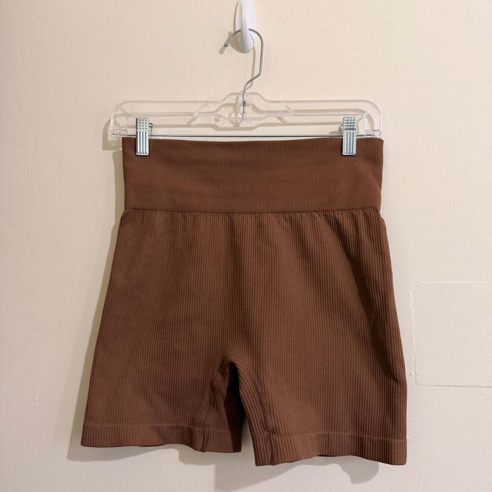 OQQ Yoga Shorts Size L Brown Ribbed Seamless Biker